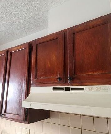 2nd image of 1053 Tiffany St