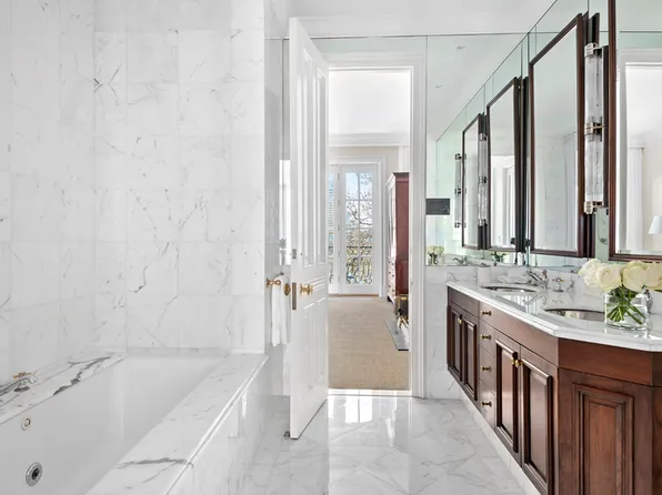 15 Sutton Place image 13 of 30