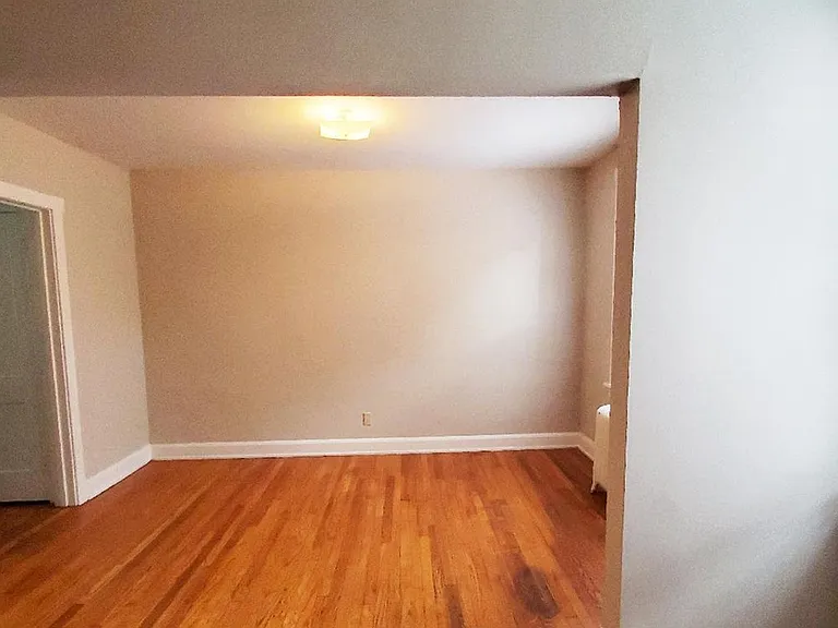 Tudor Court — Photo 125
