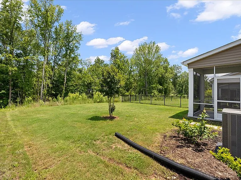 5914 Woodlawn Dr — Photo 38