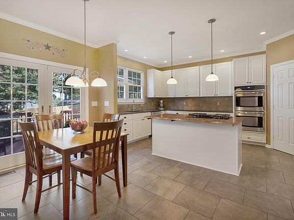 3rd image of 85 Northampton Blvd
