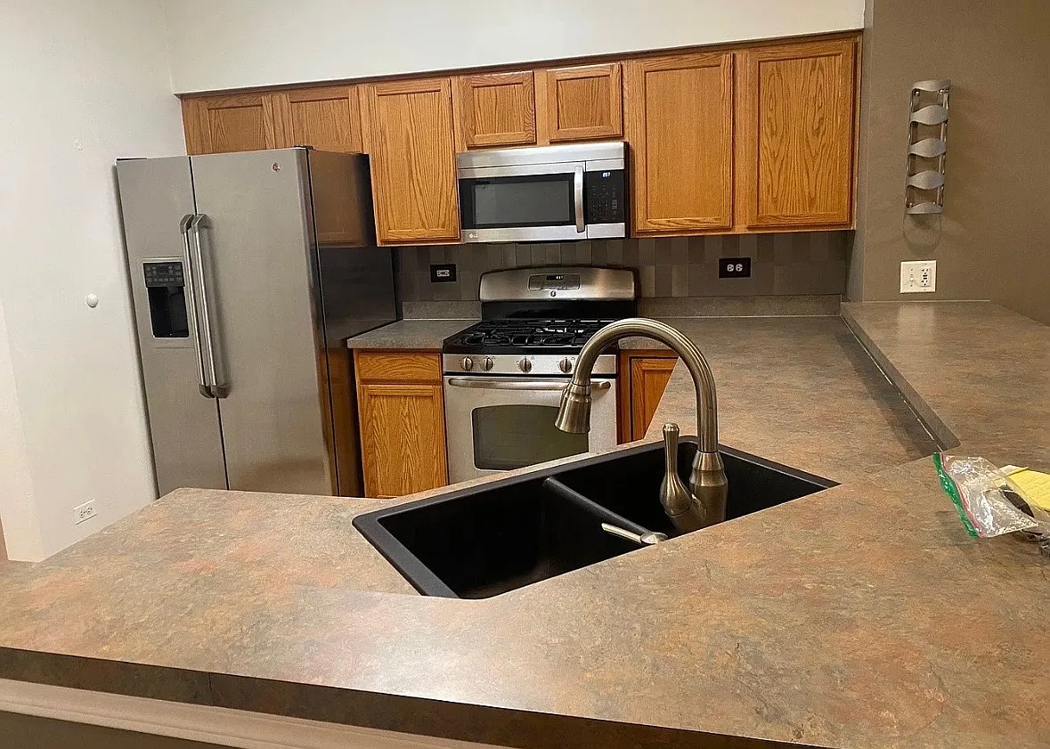 2 bed, 2.5 bath, 1326 sqft, $2,300 — Photo 2