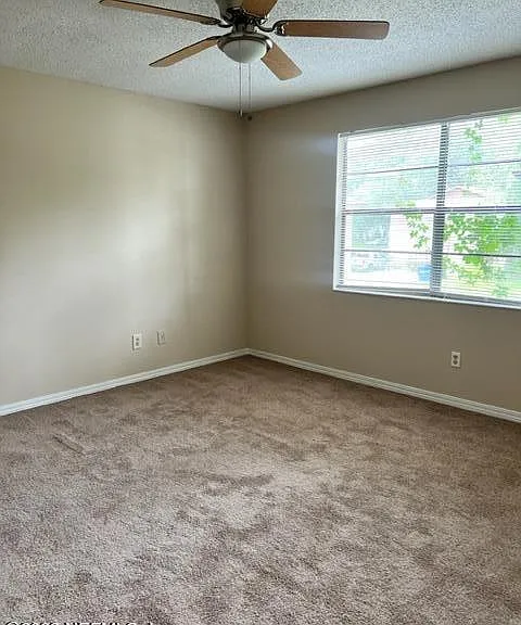 462 Crabapple Ct #D — Photo 7