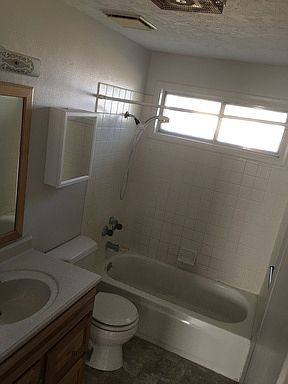 4th image of 605 Maurine St