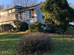 38 Runnymede Rd, Clark, NJ 07066