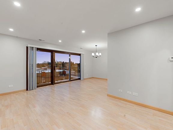 4th image of 4007 W 105th St APT 3