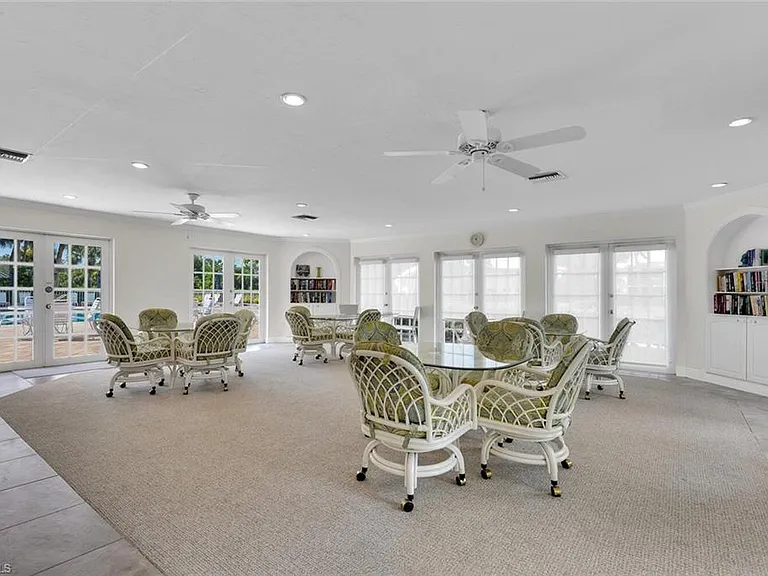 780 Willowbrook Dr #707 — Photo 32