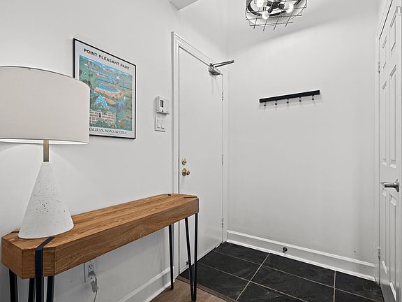 5th image of 1069 S Park Ave #1