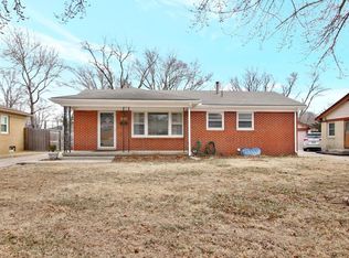 424 S Lakeview Dr, Derby, KS 67037