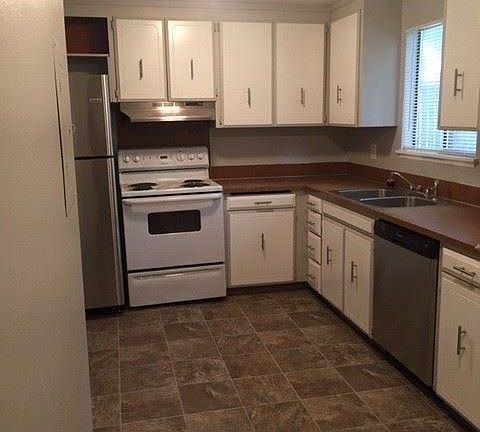 3rd image of 413 Pattison St NE APT 01