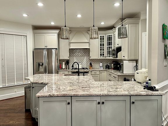 5th image of 3943 Highland Oaks Dr