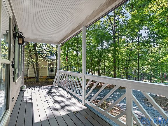 2nd image of 41 Oak Grove Rd