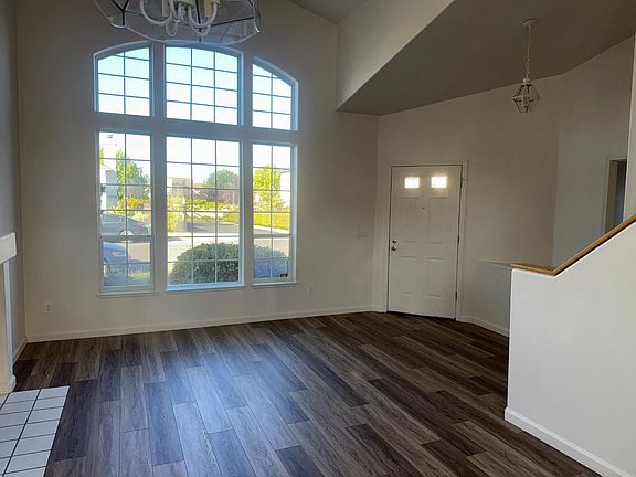5th image of 1061 Kensington Way