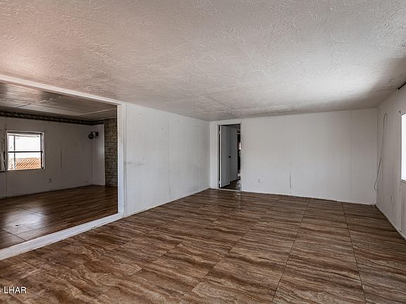 3rd image of 2665 Laverne Dr
