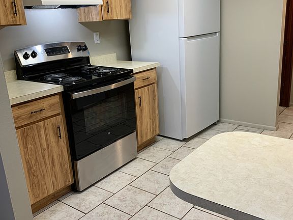 3rd image of 3217 Vinson Ave
