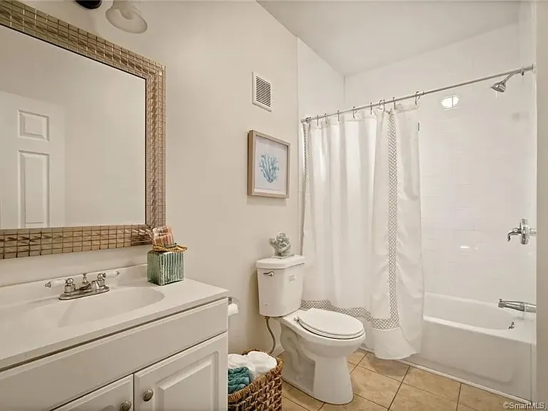74 Schuyler Ave — Photo 9
