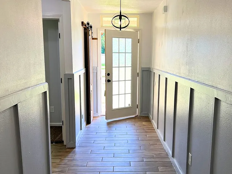 204 Hayworth Ct — Photo 4