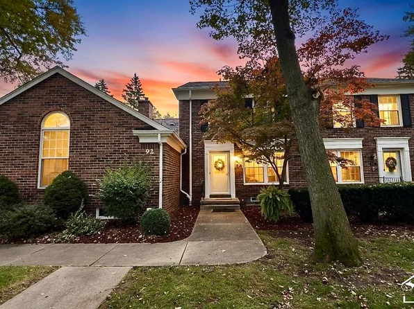 92 Linswood St, Monroe, MI 48162