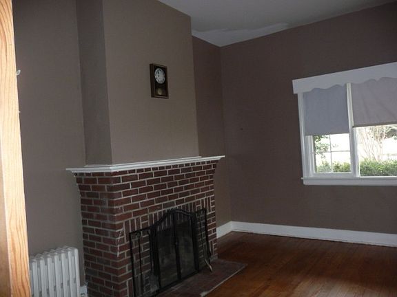 4th image of 808 Greenview Dr