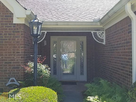 5th image of 245 Stratford Way
