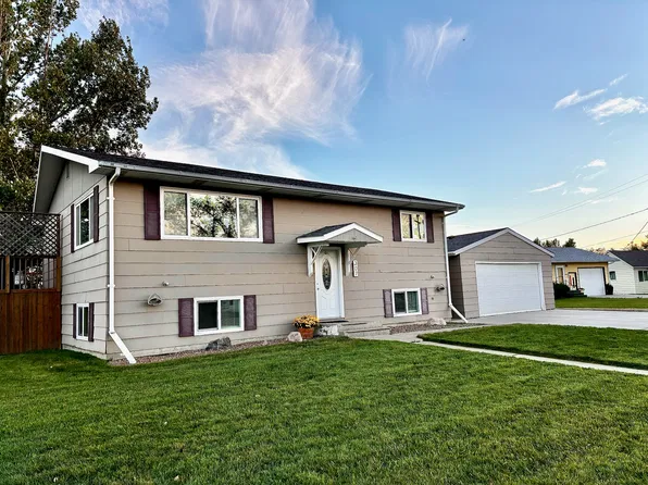307 6th Ave E, Scobey, MT 59263