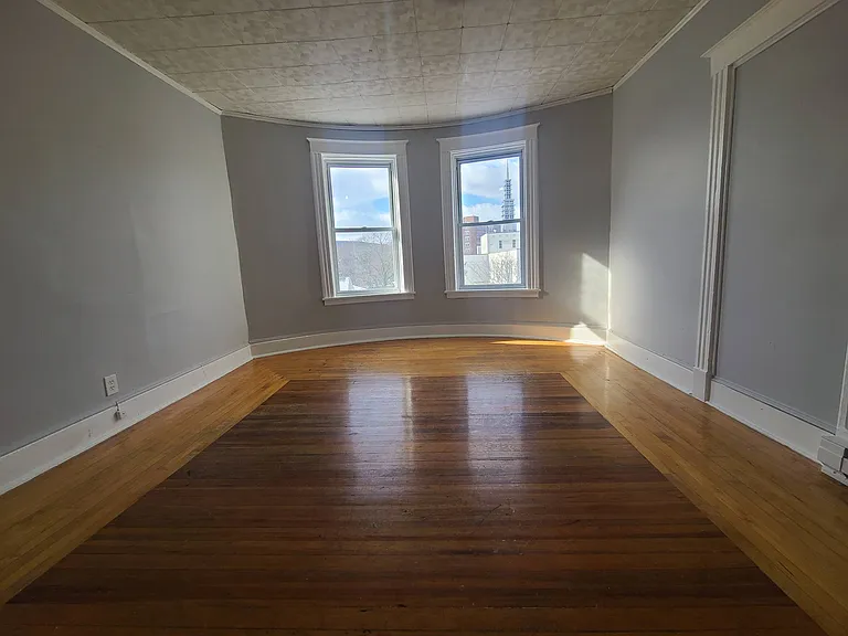 218 West St #D-2 — Photo 4