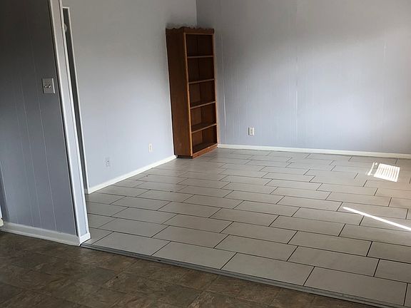 5th image of 1206 20th St APT 6