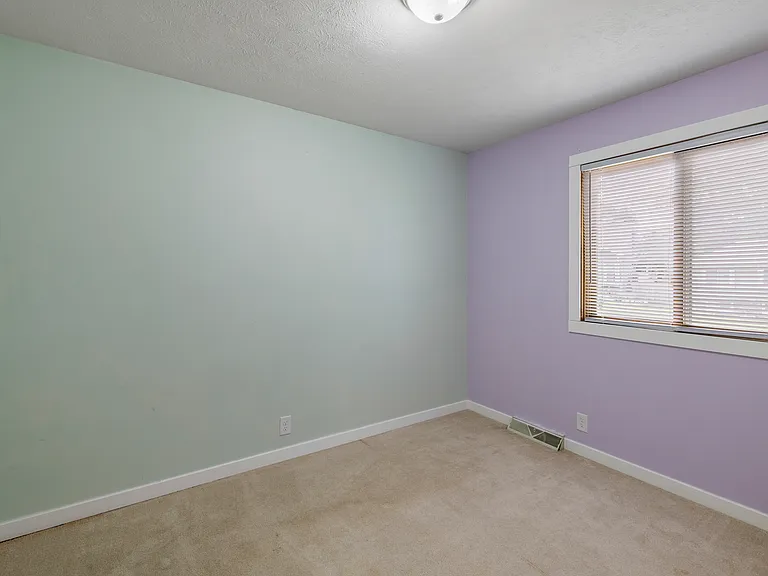 9705 S 21st Ave — Photo 17