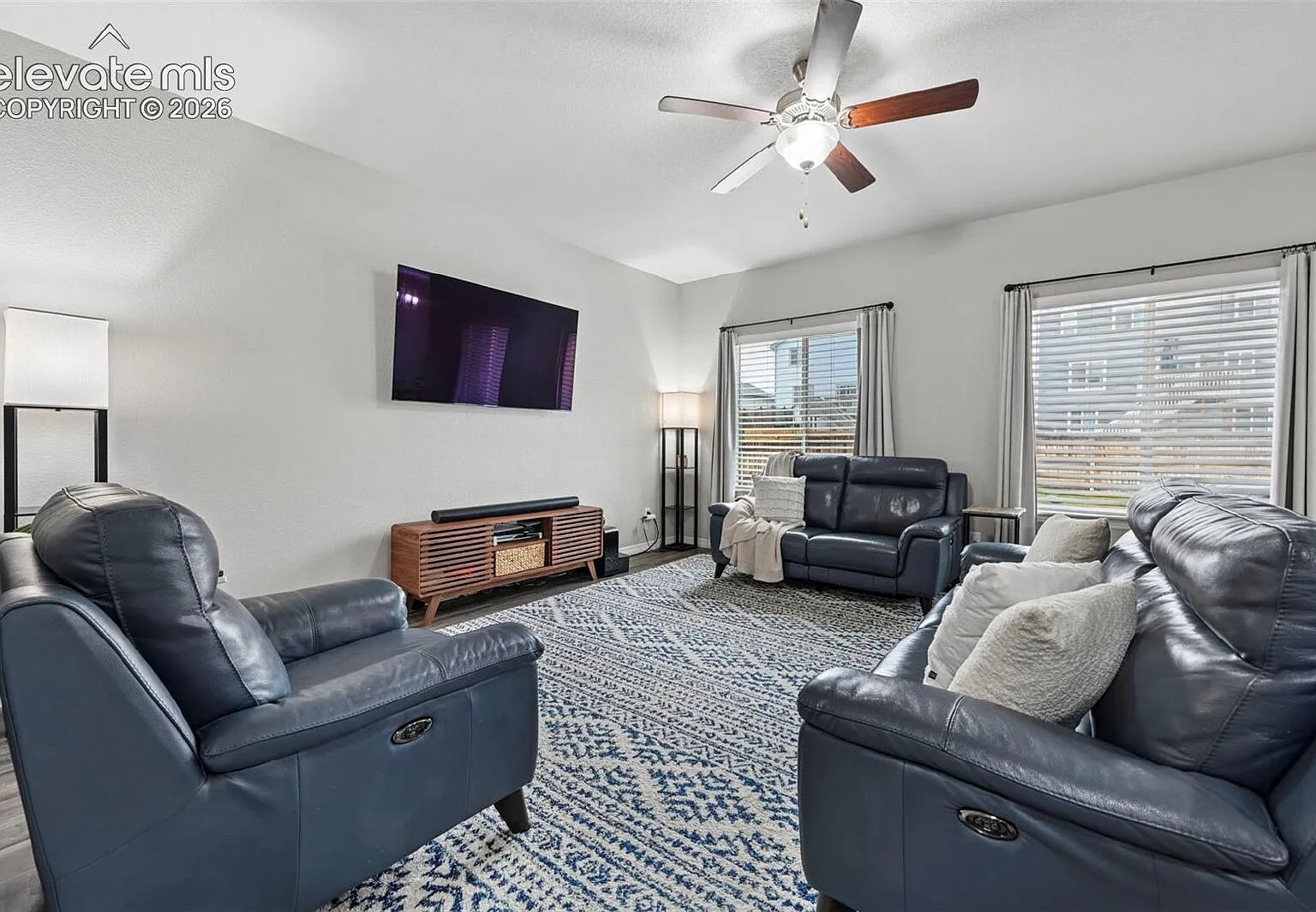 5 bed, 3.5 bath, 3022 sqft, $2,900 — Photo 4