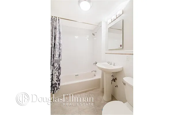 Sold by Douglas Elliman | media 15