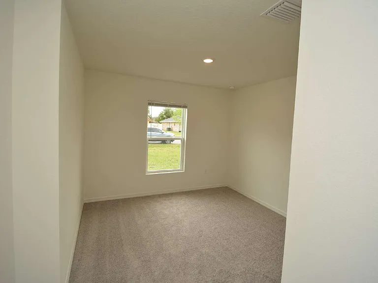 38 Baltimore Ln — Photo 10