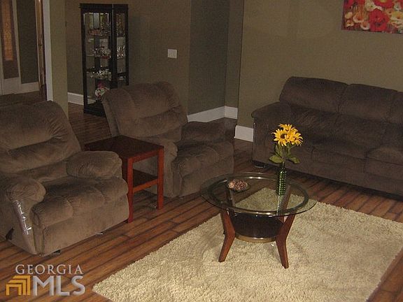 4th image of 386 Sterling Meadows Ct