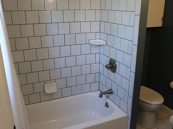 3rd image of 602 Hawthorn Ave