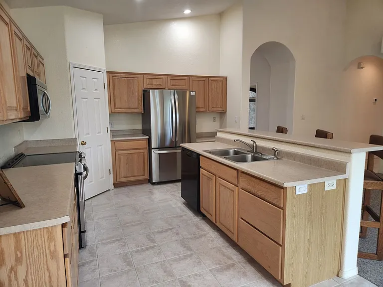 310 N Stagecoach Pass — Photo 12