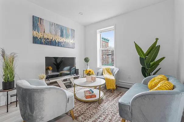 Rented by E Realty International Corp | media 23