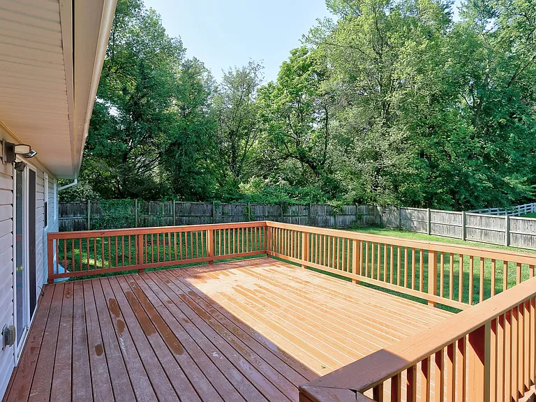 1735 Maple Ave — Photo 27