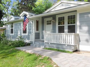 878 Timber Trl, Fontana, WI 53125