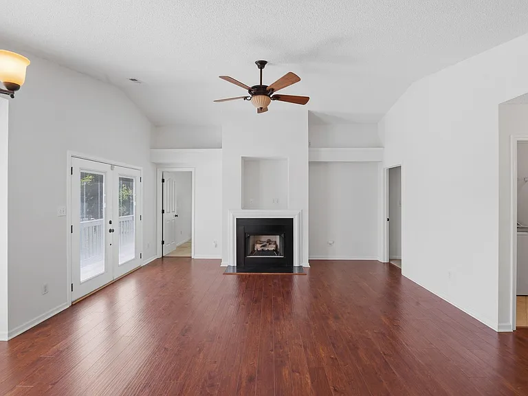 9740 Veronica Dr — Photo 28