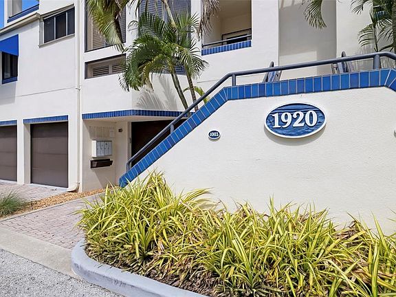 3rd image of 1920 HARBOURSIDE DRIVE #1003