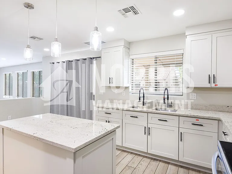 1553 E Alba Dr — Photo 15