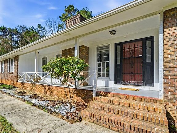 3rd image of 2401 Ebenezer Rd SE