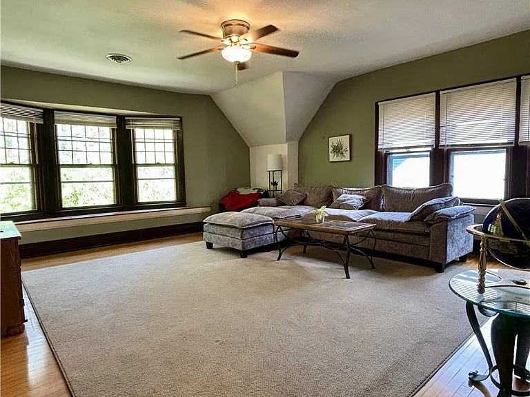 115 Bidwell Pkwy — Photo 4
