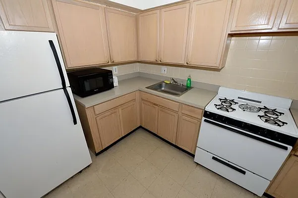 Rented by Eisenberg Exclusives | media 38