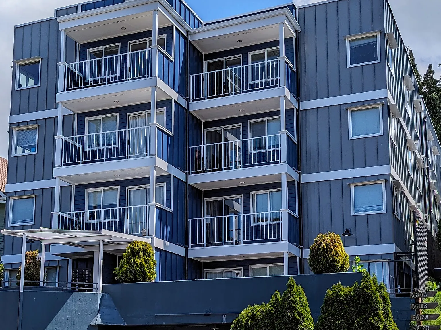 2 bed, 600 sqft, $2,200 — Photo 1