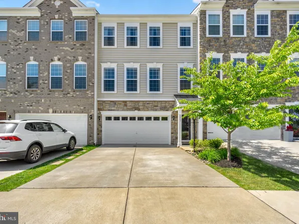 6863 Bryson Cir, Haymarket, VA 20169