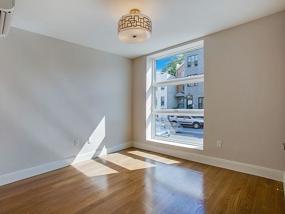 2nd image of 259 Evergreen Ave #3BRKA