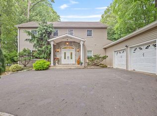 17 Dunmore Rd, New City, NY 10956