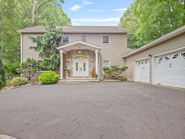 17 Dunmore Road, New City, NY 10956