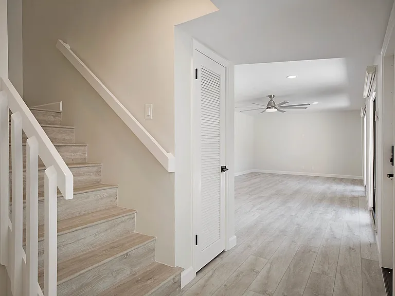 Hallway from Kitchen to Livingroom