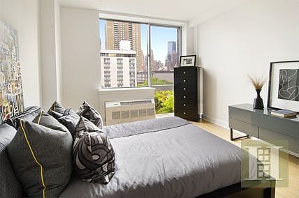 4th image of 505 W 47th St #3D